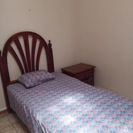 Quiroz House Hotel เลออน ภายนอก รูปภาพ
