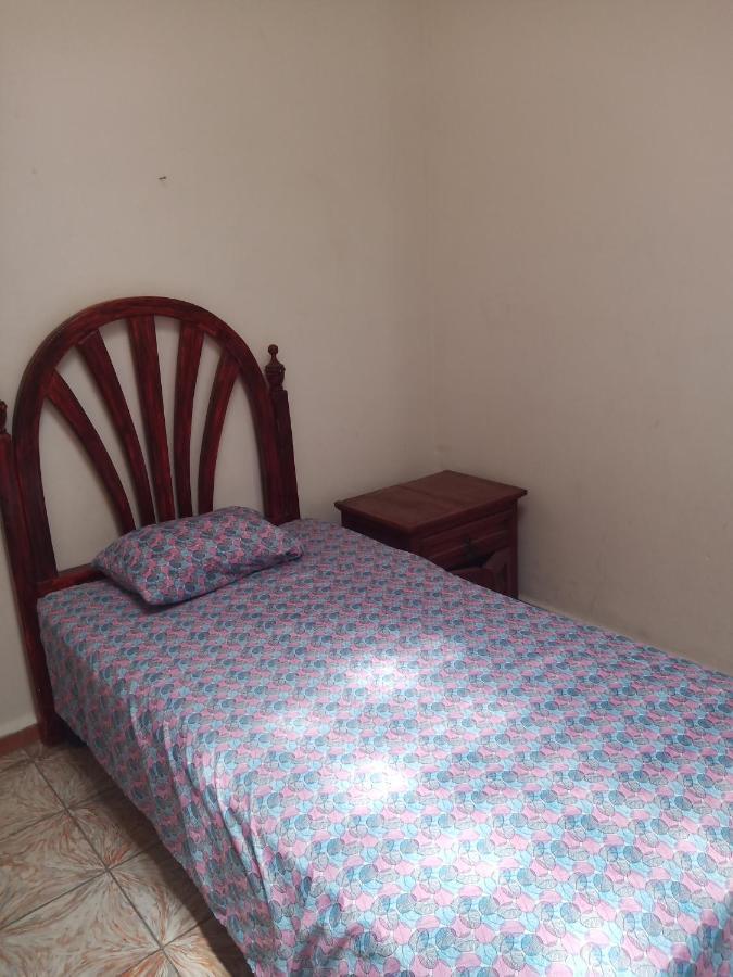 Quiroz House Hotel เลออน ภายนอก รูปภาพ