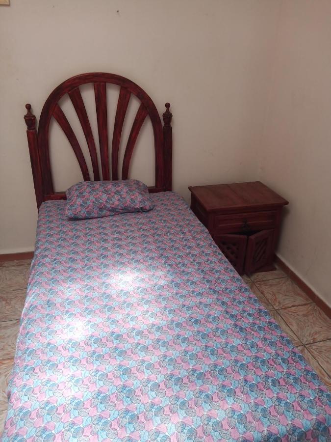 Quiroz House Hotel เลออน ภายนอก รูปภาพ